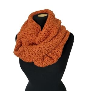 𝅺hand made crochet infinity scarf